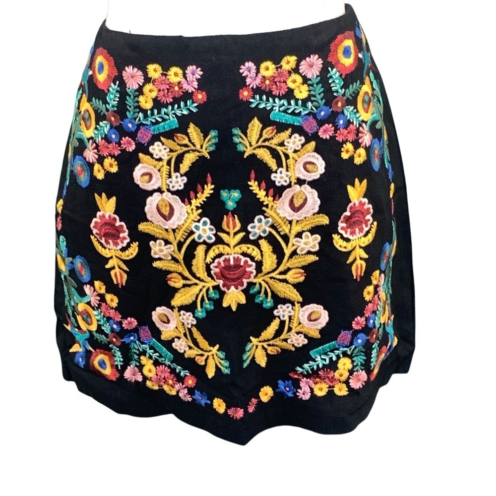 UMGEE Boho Embroidered Floral Scalloped Mini Skirt Size M
